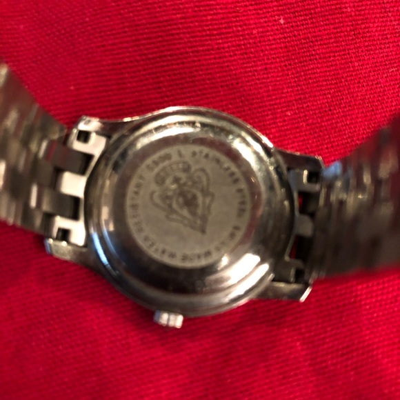 Diamond Gucci watch - Picture 2 of 6